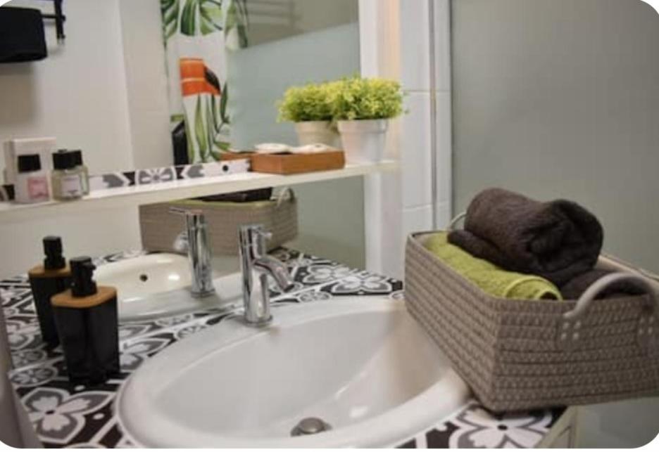 Joli Apartment Proche Du Centre-Ville Poitiers Kültér fotó